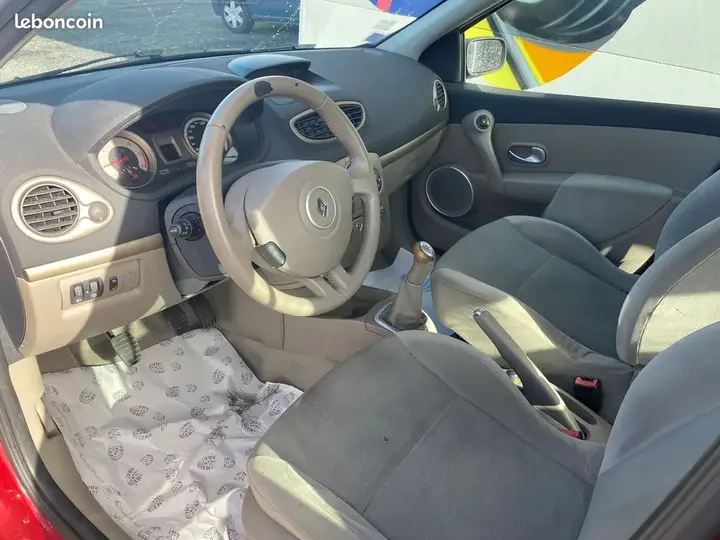 Renault Clio 2006 photo 5
