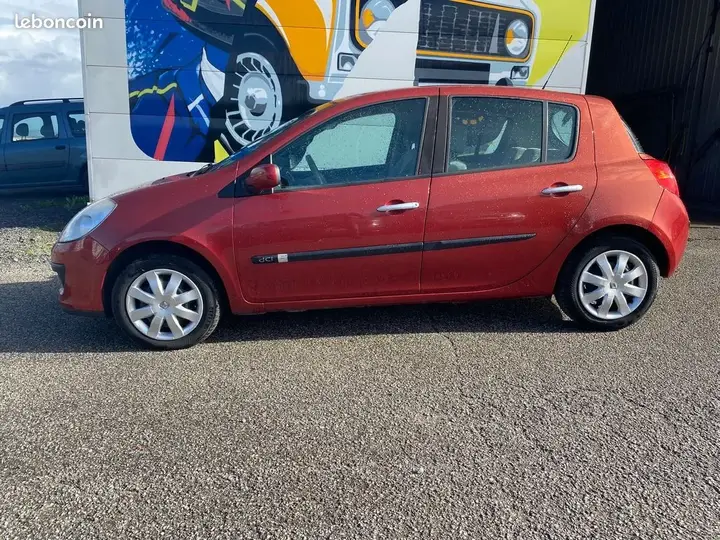 Renault Clio 2006 photo 2