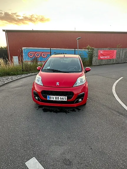 Peugeot 107 2013 photo 2
