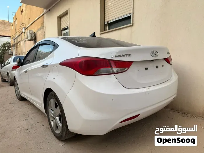 Hyundai Avante 2013 photo 4