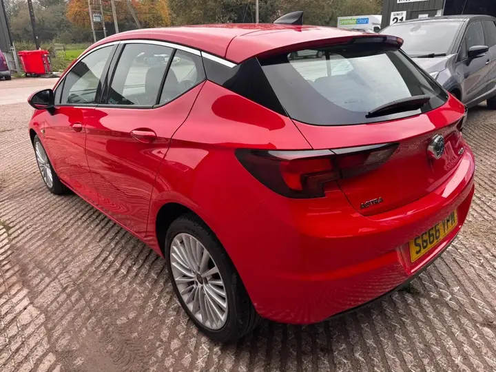 Vauxhall Astra 2016 photo 4