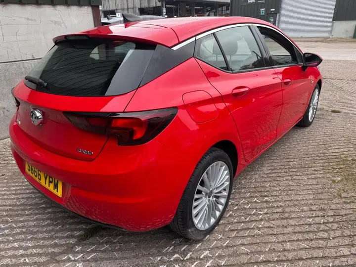 Vauxhall Astra 2016 photo 3