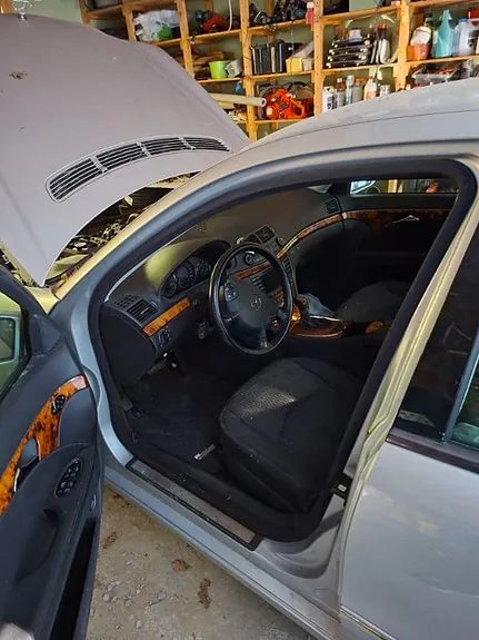 Mercedes-Benz E220 D 2005 photo 2