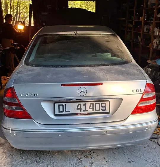 Mercedes-Benz E220 D