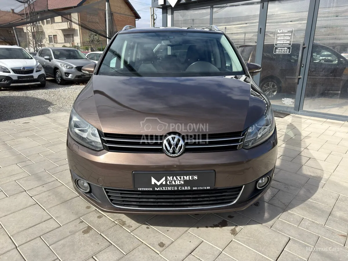 Volkswagen Touran 2010 photo 2