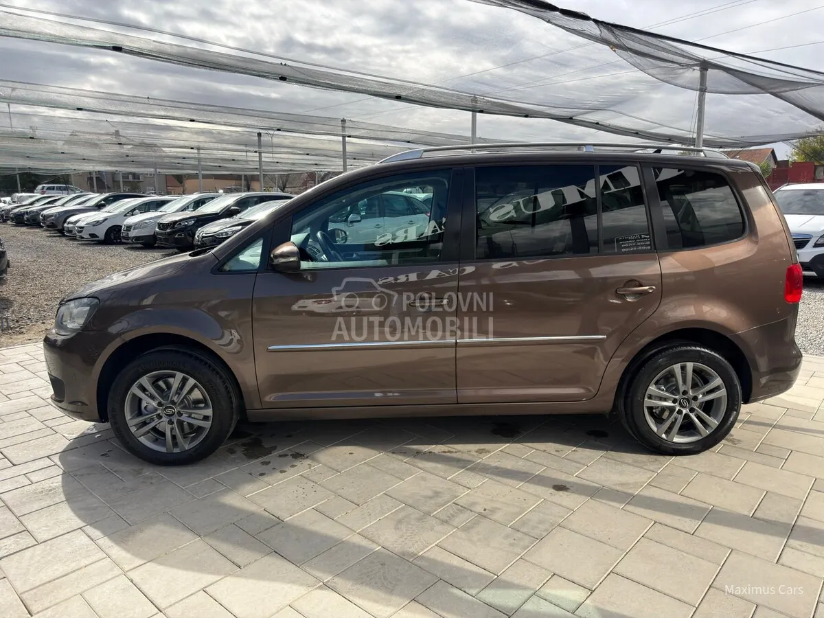 Volkswagen Touran 2010 photo 4