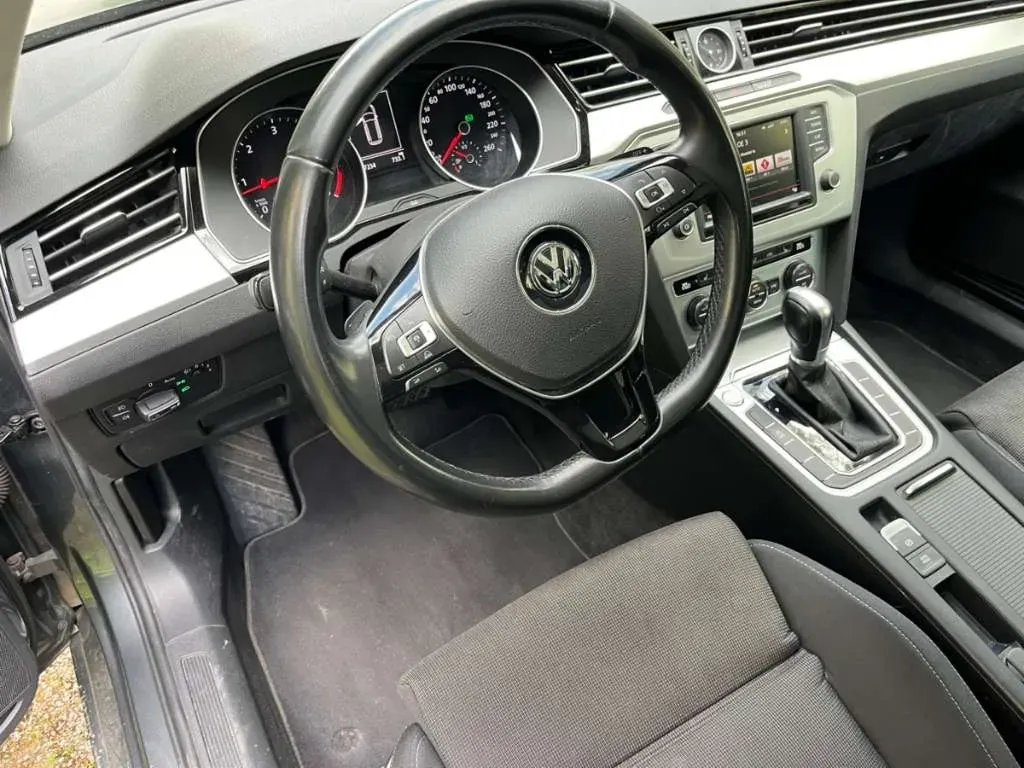 Volkswagen Passat 2015 photo 2