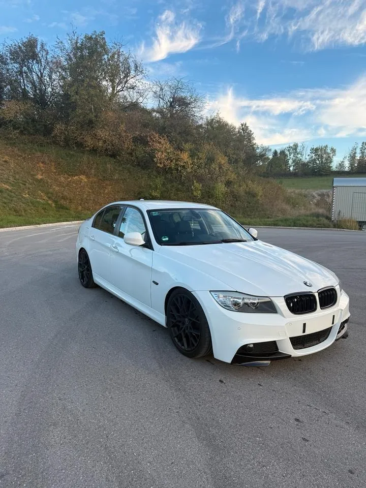 BMW E90