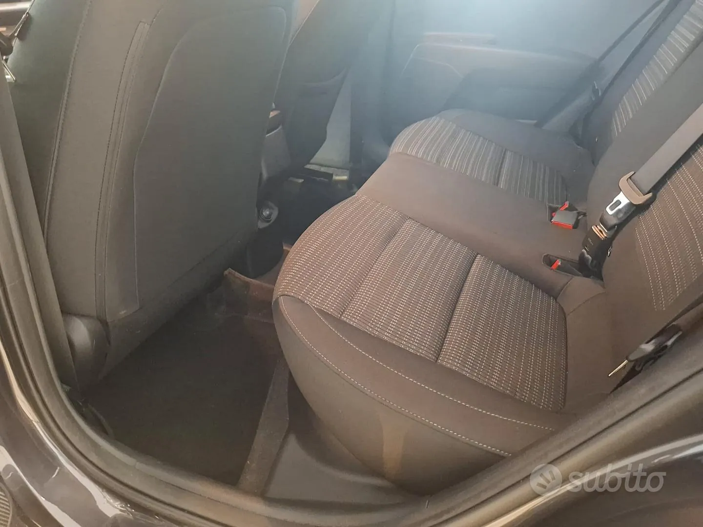 Kia Stonic 2018 photo 4