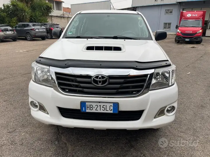 Toyota Hilux 2013 photo 4