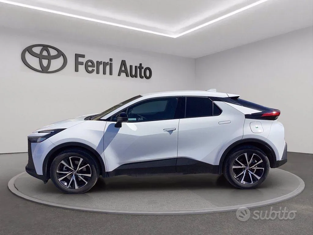 Toyota C-Hr 2025 photo 2