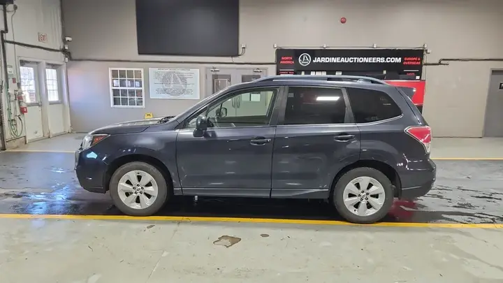 Subaru Forester 2017 photo 2