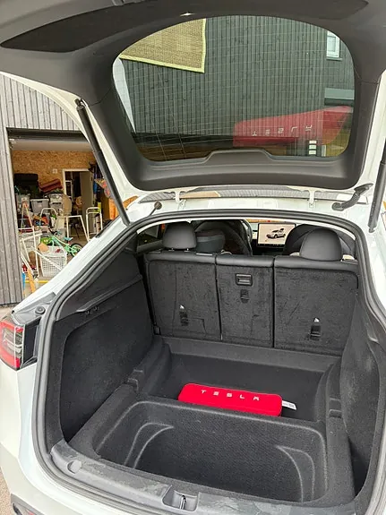 Tesla Model Y 2023 photo 4