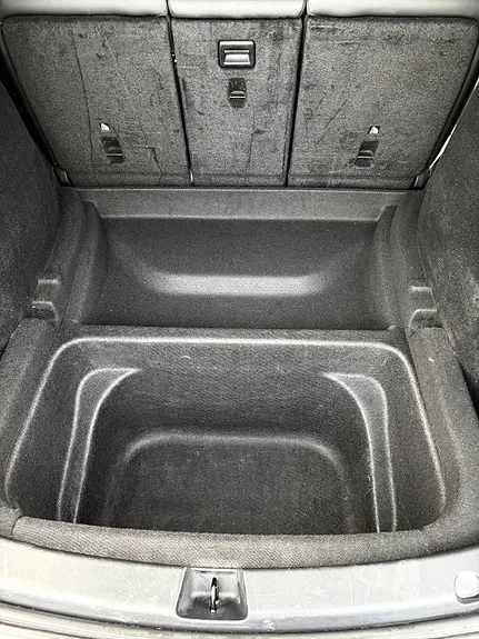 Tesla Model Y 2023 photo 2