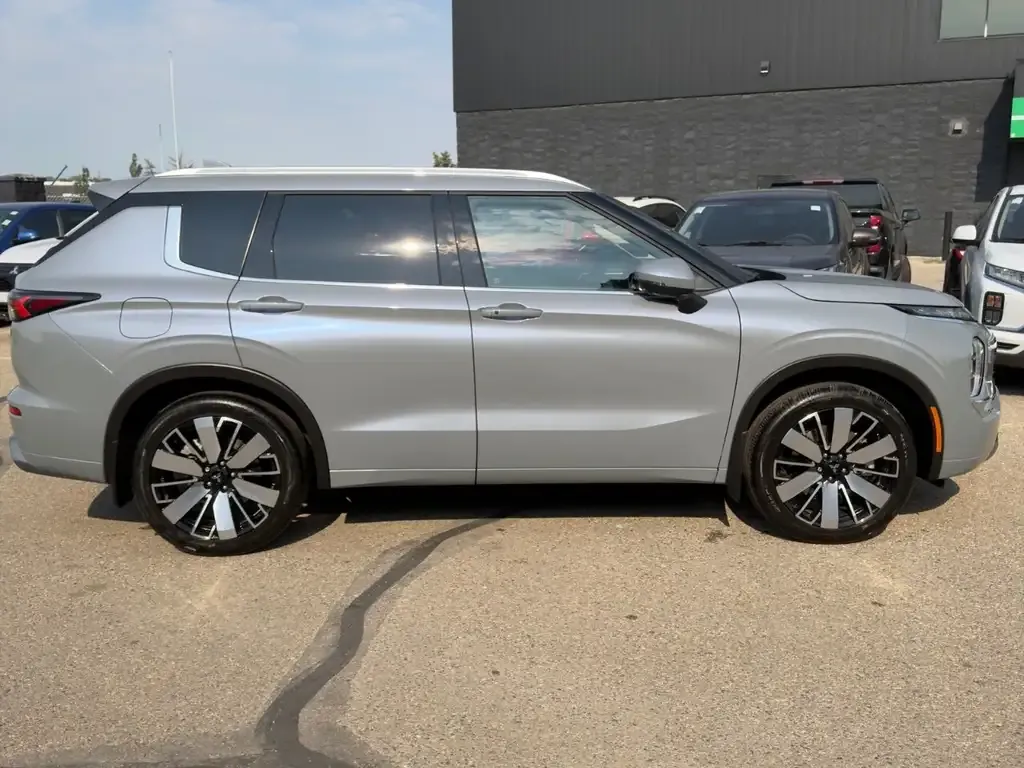 Mitsubishi Outlander 2026 photo 4