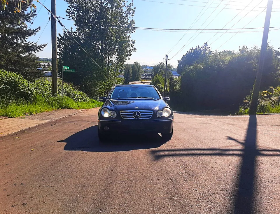 Mercedes-Benz C-Class 2003 photo 2