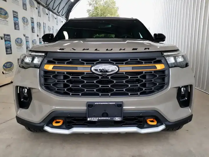 Ford Explorer 2026 photo 3