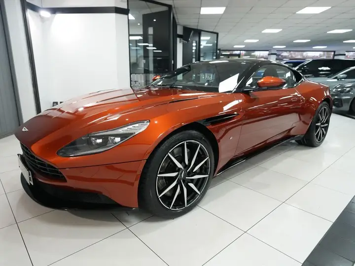 Aston Martin Db11 2016 photo 4