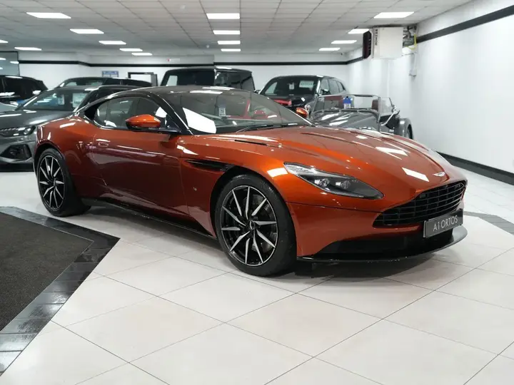 Aston Martin Db11