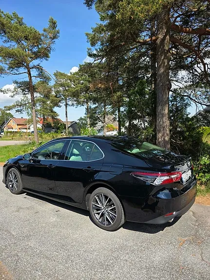 Toyota Camry 2023 photo 2
