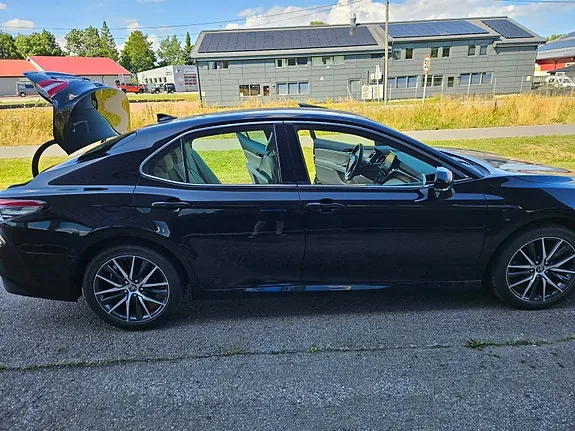 Toyota Camry 2023 photo 3