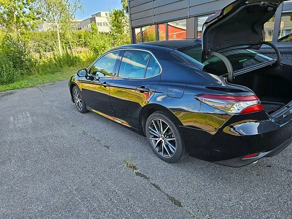 Toyota Camry 2023 photo 5
