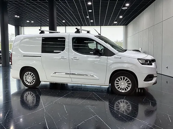 Toyota Proace City 2023 photo 2