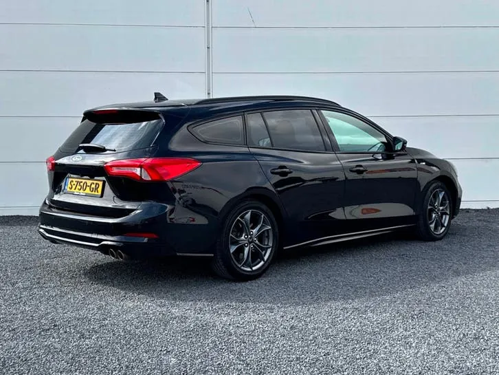 Ford Focus 2020 photo 2