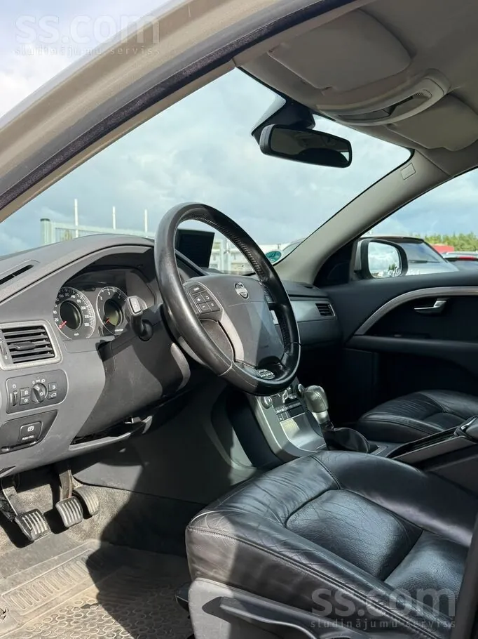 Volvo V70 2008 photo 4