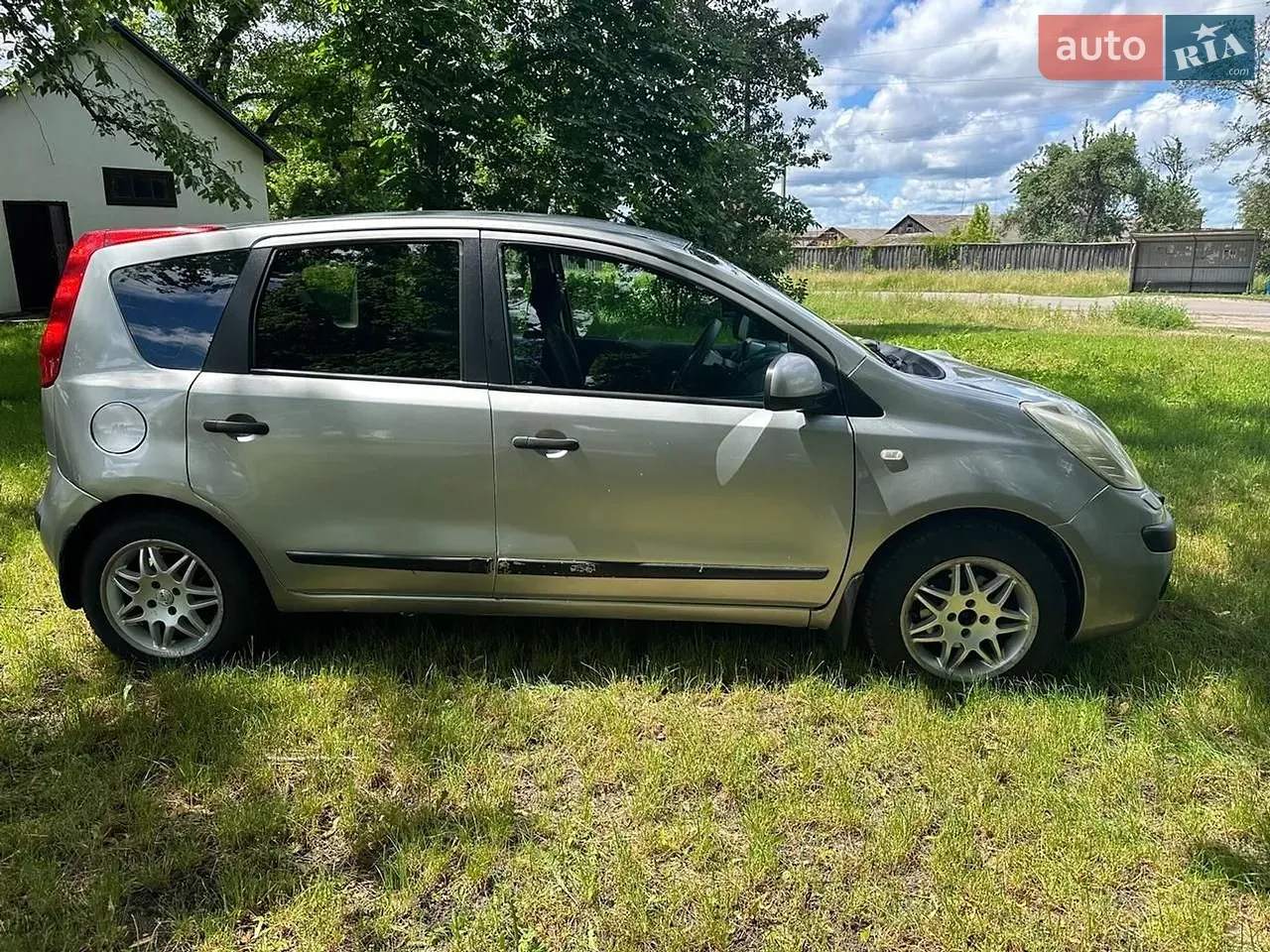 Nissan Note 2006 photo 2