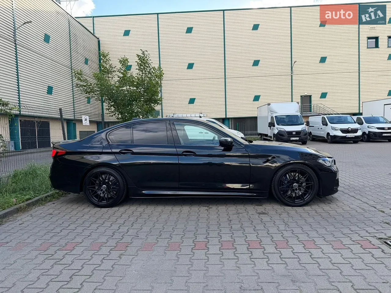 BMW 5 Series 2019 photo 3