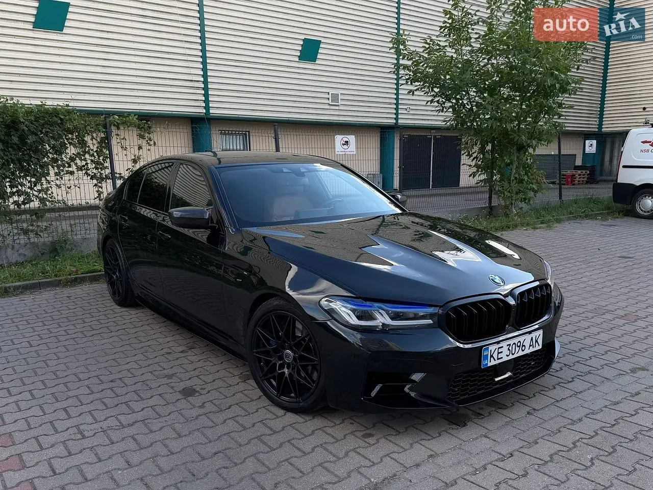 BMW 5 Series 2019 photo 2