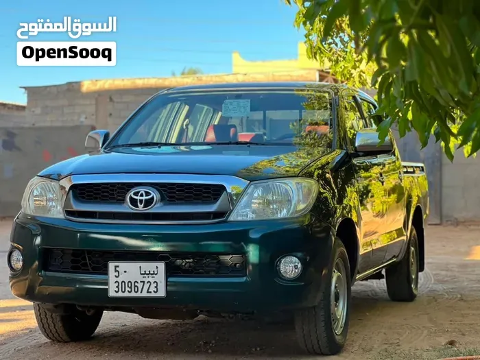 Toyota Hilux 2010 photo 2