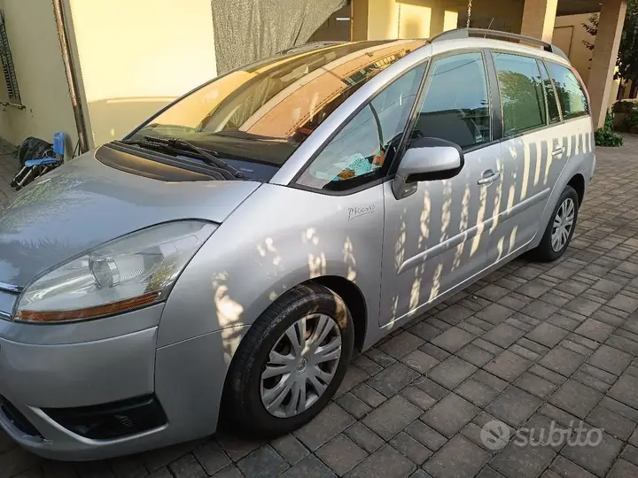Citroen C4 Picasso 2009 photo 2
