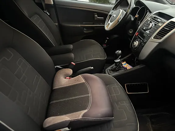 Kia Venga 2013 photo 5