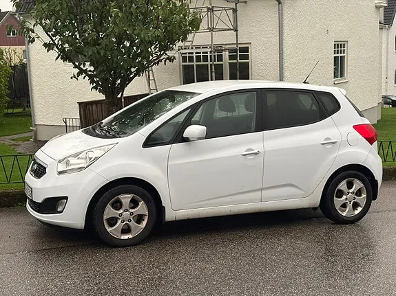 Kia Venga 2013 photo 2