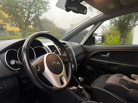 Kia Venga 2013 photo 4