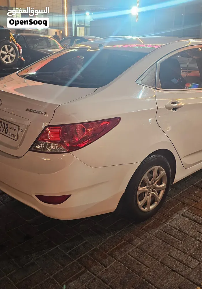 Hyundai Accent 2013 photo 2