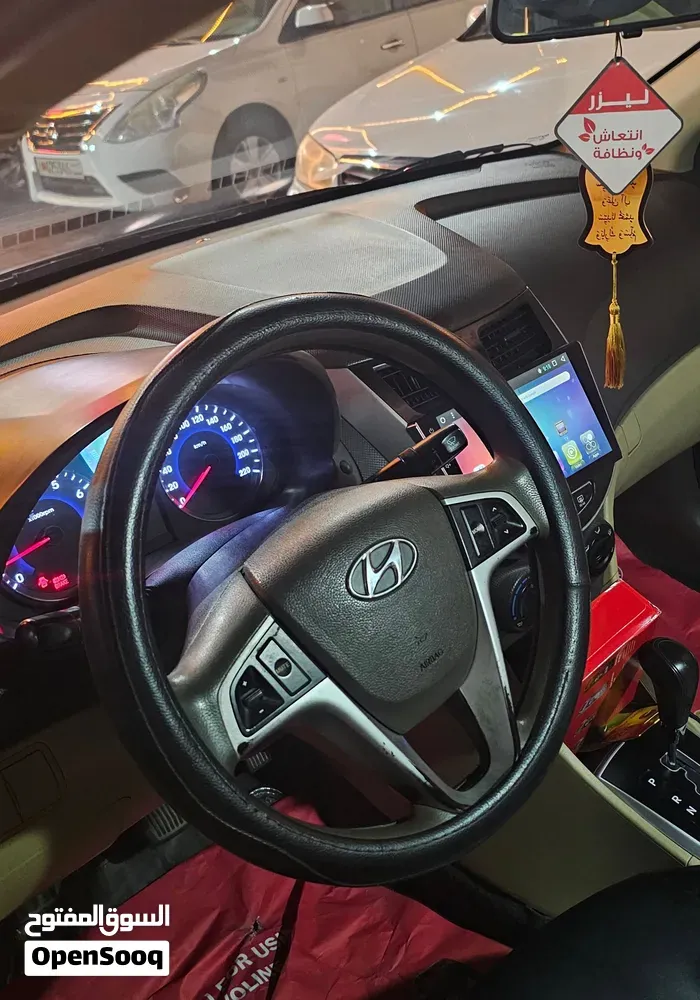 Hyundai Accent 2013 photo 4