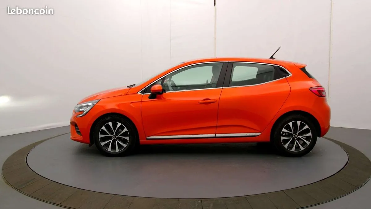Renault Clio 2023 photo 4