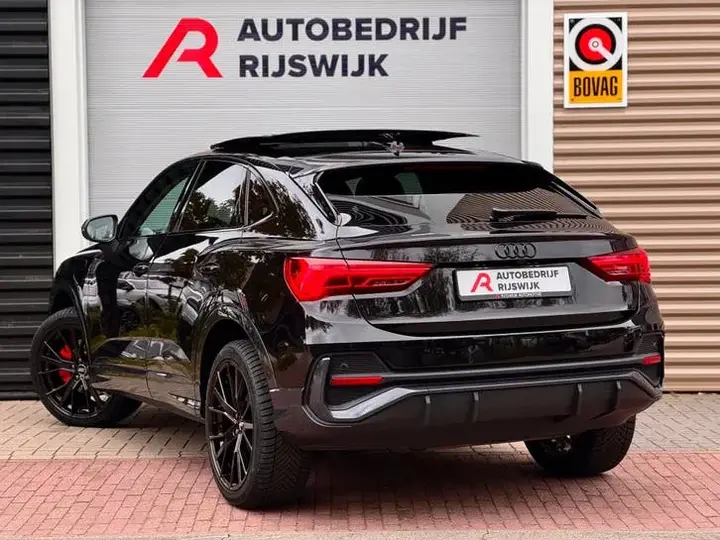 Audi Q3 2022 photo 3