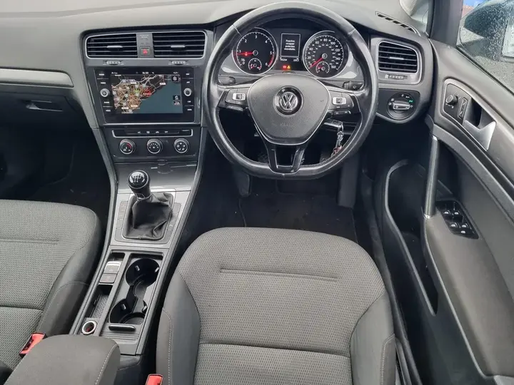 Volkswagen Golf 2019 photo 2