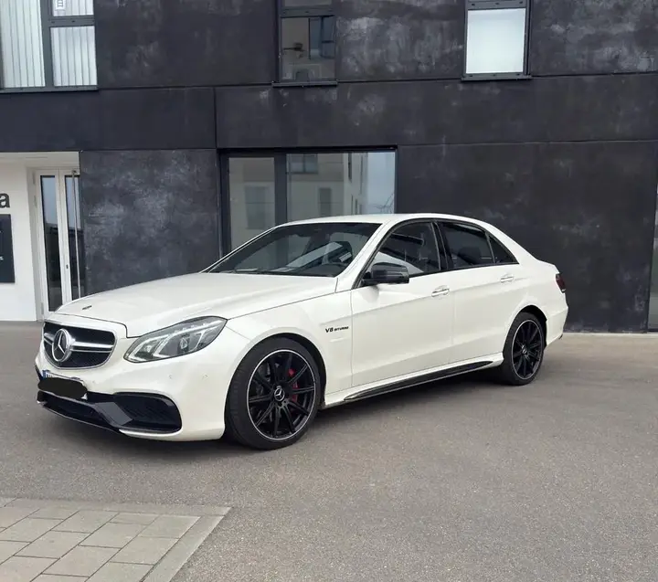 Mercedes-Benz E63S Amg