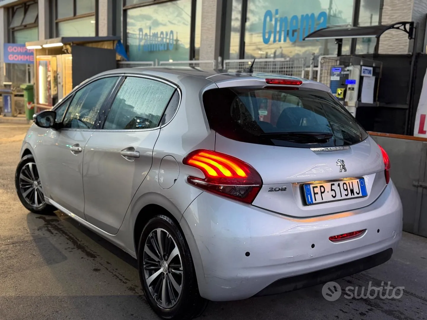Peugeot 208 2018 photo 3