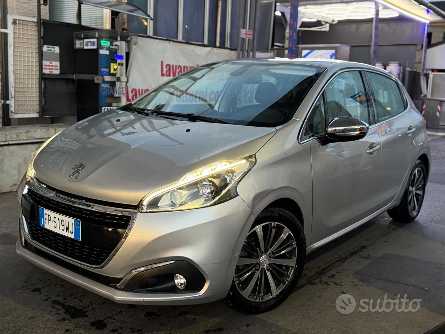 Peugeot 208 2018 photo 2