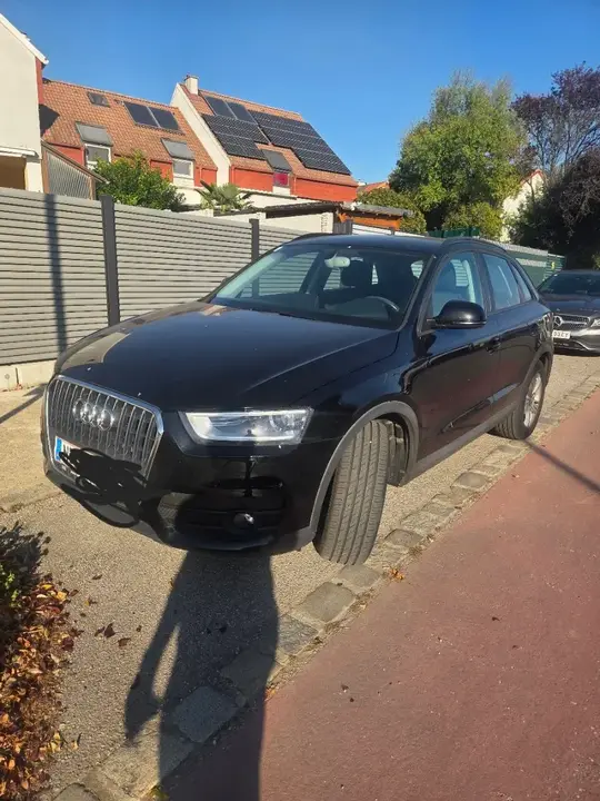 Audi Q3 2012 photo 2