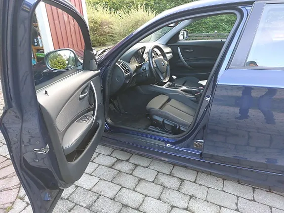 BMW 116I 2011 photo 2