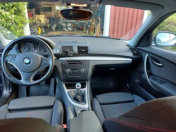 BMW 116I 2011 photo 3
