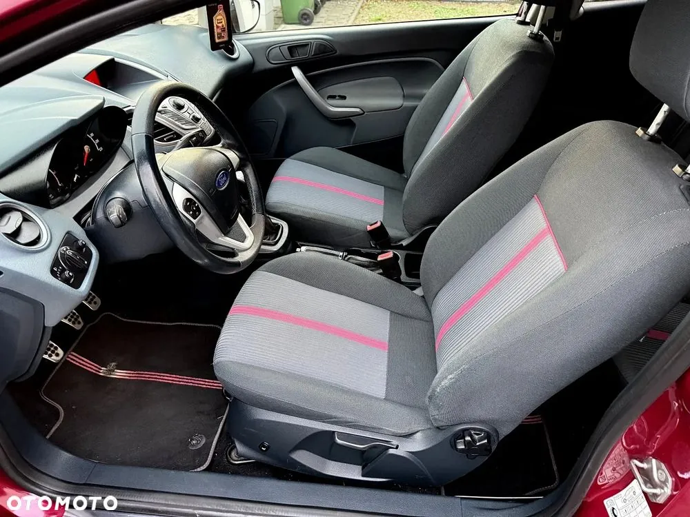 Ford Fiesta 2011 photo 5