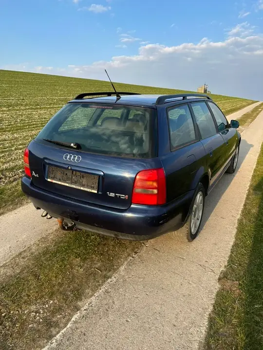 Audi A4 1997 photo 3